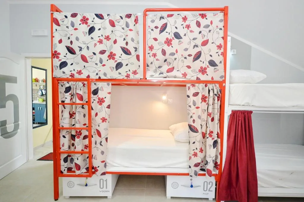 Bunk Bed in Mixed Dormitory Room — Hostel Pupa
